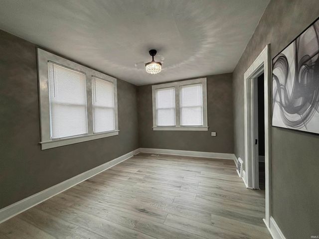 617 619 W Louisiana Street, Evansville, IN 47710
