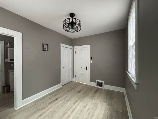617 619 W Louisiana Street, Evansville, IN 47710