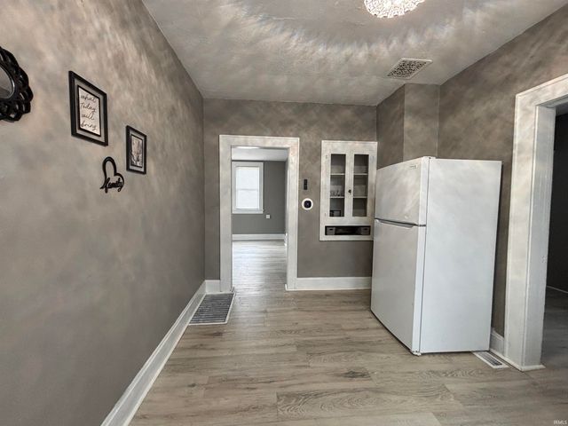 617 619 W Louisiana Street, Evansville, IN 47710