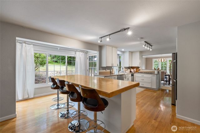 10323 Crescent Valley Drive NW, Gig Harbor, WA 98332