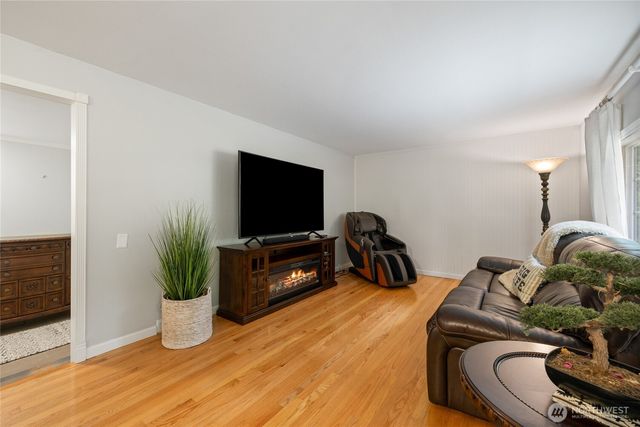 10323 Crescent Valley Drive NW, Gig Harbor, WA 98332