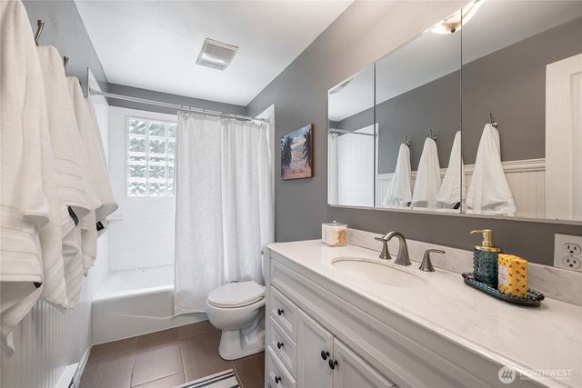 10323 Crescent Valley Drive NW, Gig Harbor, WA 98332