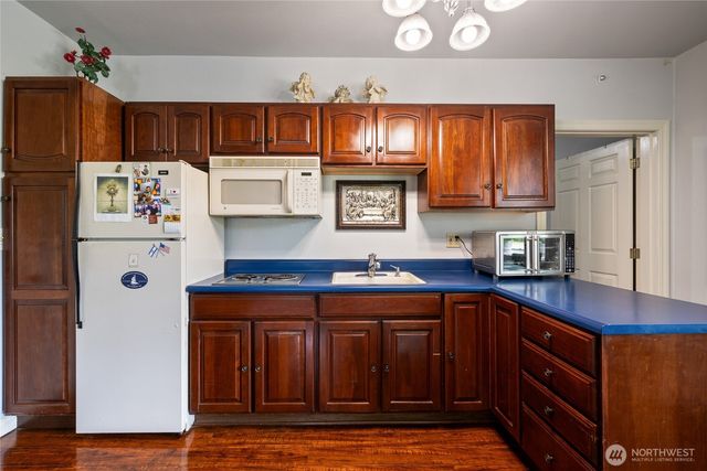 10323 Crescent Valley Drive NW, Gig Harbor, WA 98332