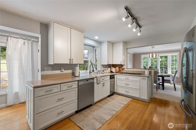 10323 Crescent Valley Drive NW, Gig Harbor, WA 98332