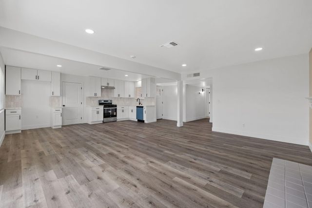 1209 Neville Street, Hanford, CA 93230