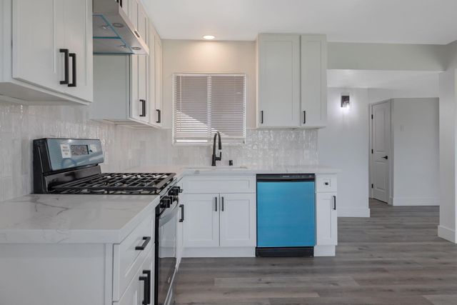 1209 Neville Street, Hanford, CA 93230