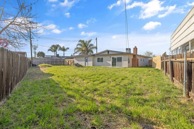 1209 Neville Street, Hanford, CA 93230