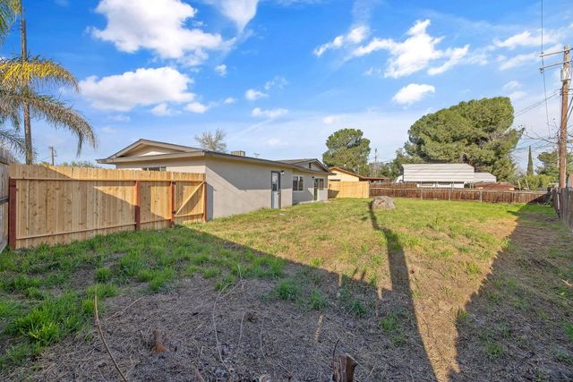 1209 Neville Street, Hanford, CA 93230