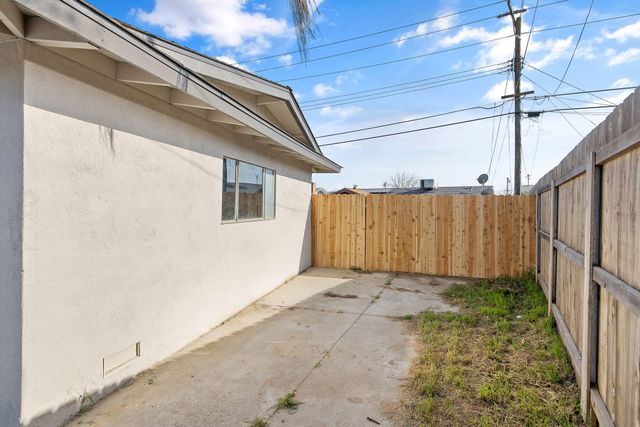 1209 Neville Street, Hanford, CA 93230