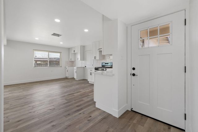 1209 Neville Street, Hanford, CA 93230