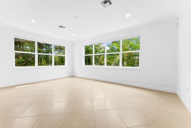 725 SW 4th Avenue, Fort Lauderdale, FL 33315