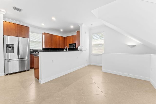 725 SW 4th Avenue, Fort Lauderdale, FL 33315