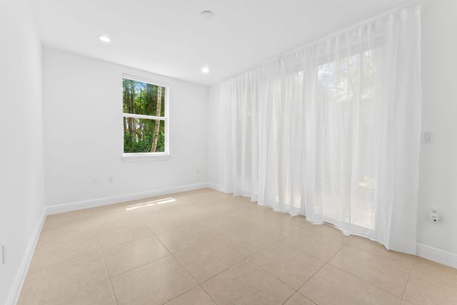 725 SW 4th Avenue, Fort Lauderdale, FL 33315