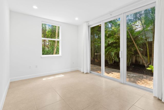 725 SW 4th Avenue, Fort Lauderdale, FL 33315