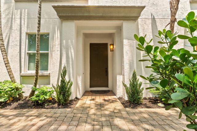 725 SW 4th Avenue, Fort Lauderdale, FL 33315