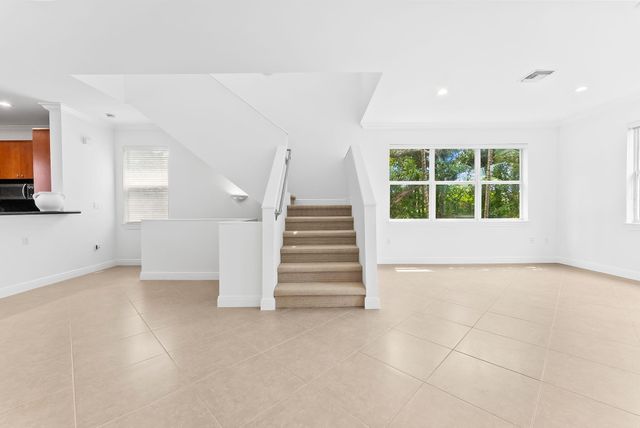 725 SW 4th Avenue, Fort Lauderdale, FL 33315
