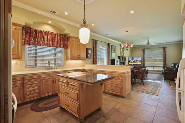 2735 Bristol Ln, Lodi, CA 95242