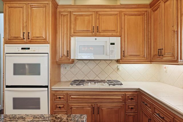 2735 Bristol Ln, Lodi, CA 95242