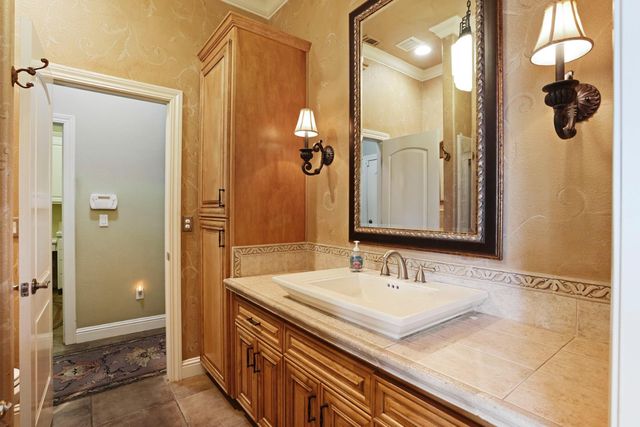 2735 Bristol Ln, Lodi, CA 95242