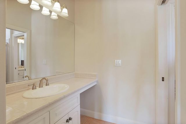 2735 Bristol Ln, Lodi, CA 95242