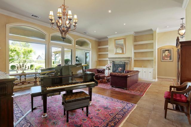 2735 Bristol Ln, Lodi, CA 95242