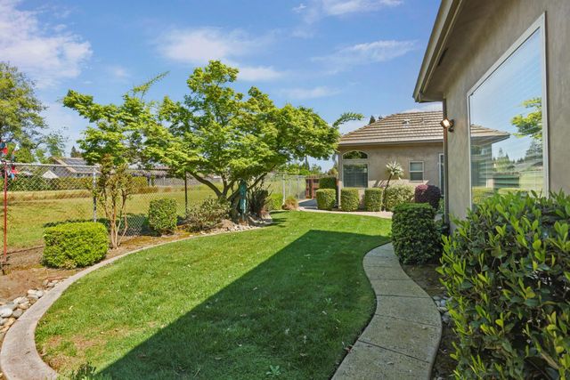 2735 Bristol Ln, Lodi, CA 95242