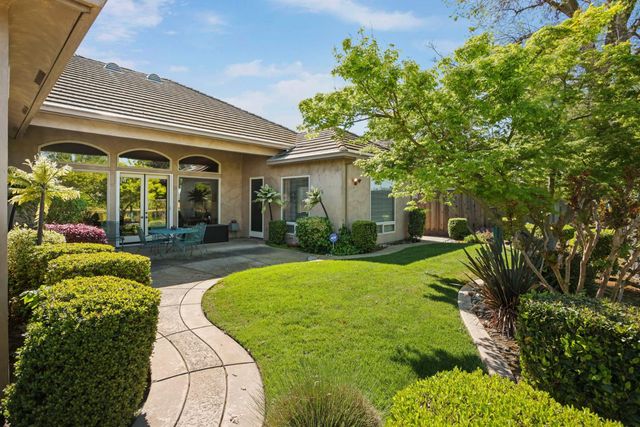 2735 Bristol Ln, Lodi, CA 95242