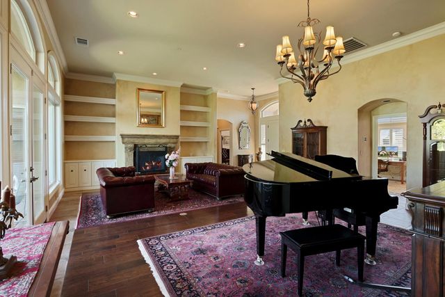 2735 Bristol Ln, Lodi, CA 95242