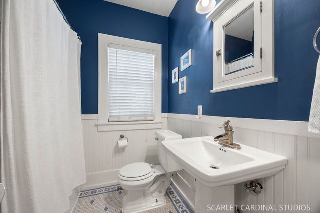 335 E Madison Avenue, Wheaton, IL 60187
