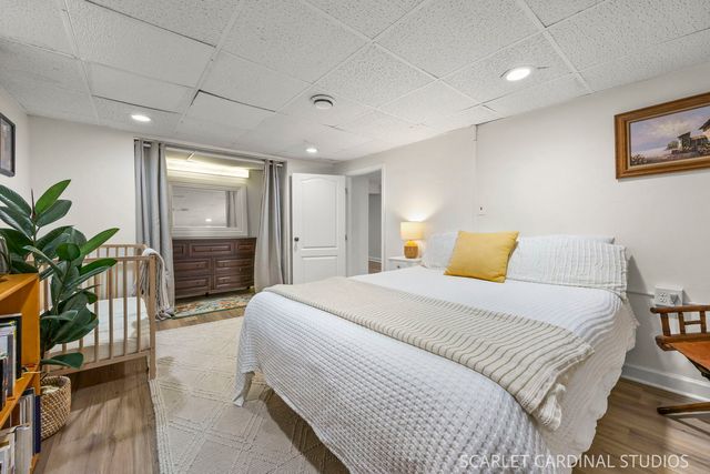 335 E Madison Avenue, Wheaton, IL 60187