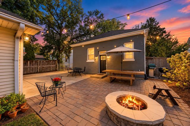 335 E Madison Avenue, Wheaton, IL 60187