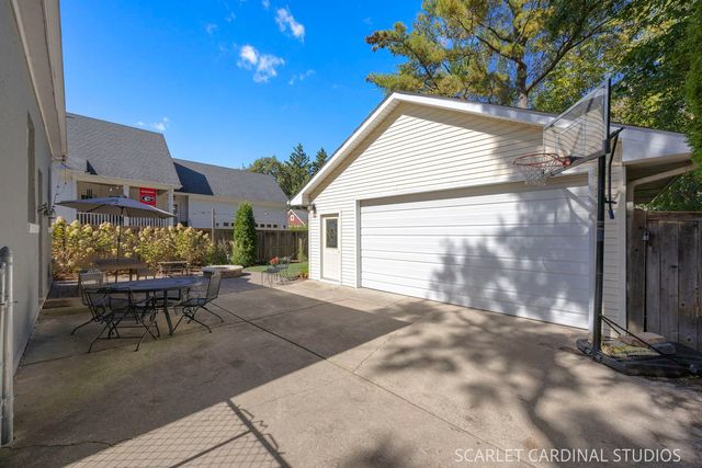335 E Madison Avenue, Wheaton, IL 60187
