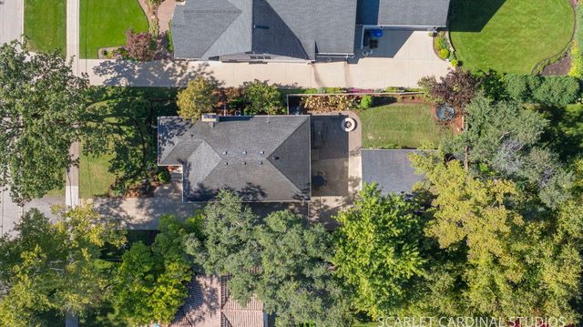 335 E Madison Avenue, Wheaton, IL 60187