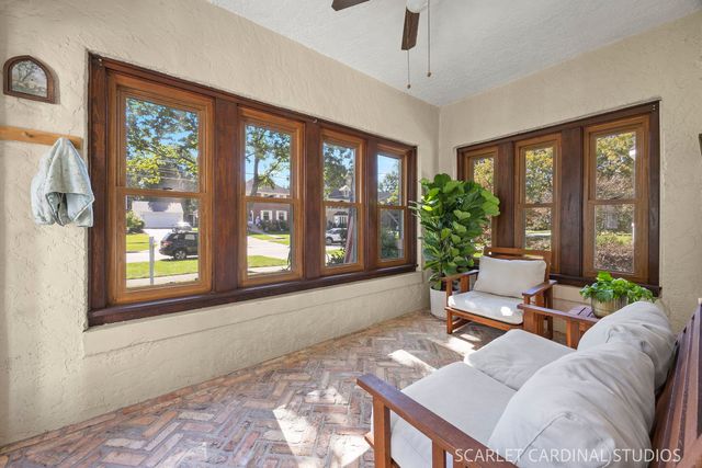335 E Madison Avenue, Wheaton, IL 60187