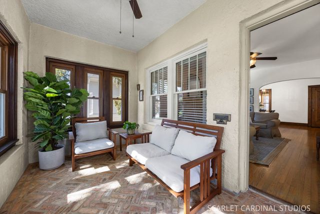335 E Madison Avenue, Wheaton, IL 60187