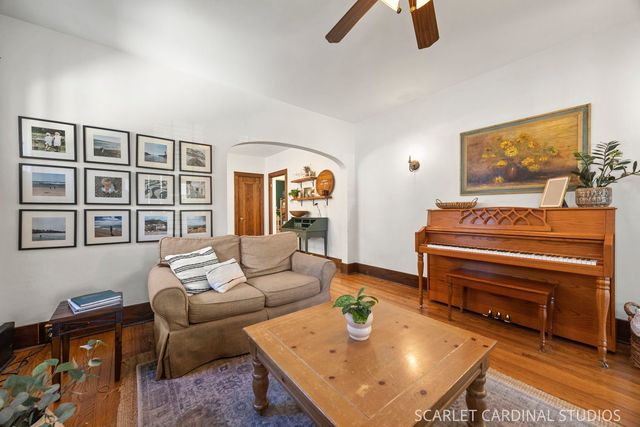 335 E Madison Avenue, Wheaton, IL 60187