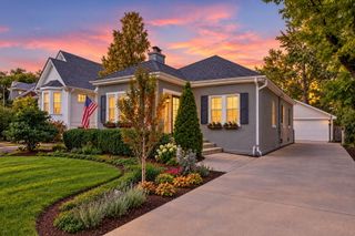 335 E Madison Avenue, Wheaton, IL 60187