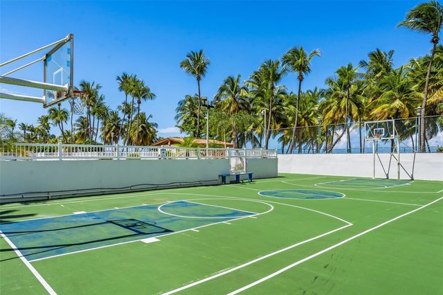 5349 AVENIDA ISLA VERDE 1801, Carolina, PR 00979