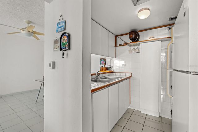 5349 AVENIDA ISLA VERDE 1801, Carolina, PR 00979