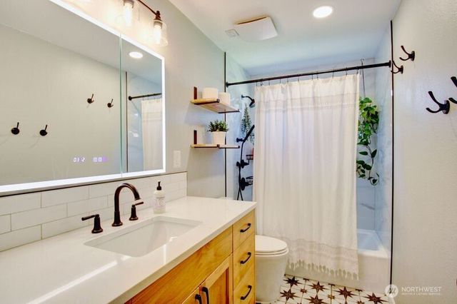 1113 Curtis Street, Burlington, WA 98233