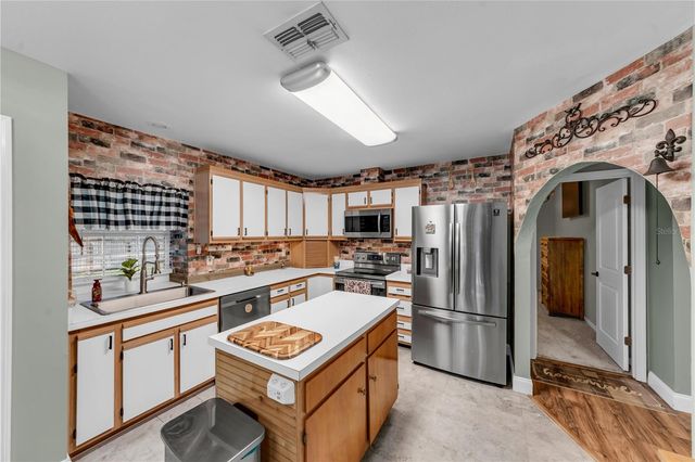 1910 HIGH GLEN COURT N, Lakeland, FL 33813