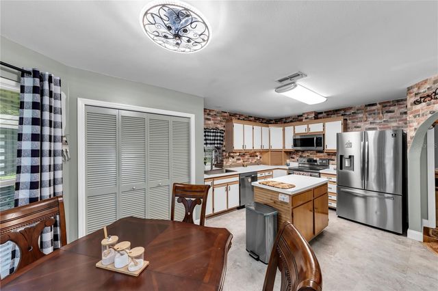 1910 HIGH GLEN COURT N, Lakeland, FL 33813