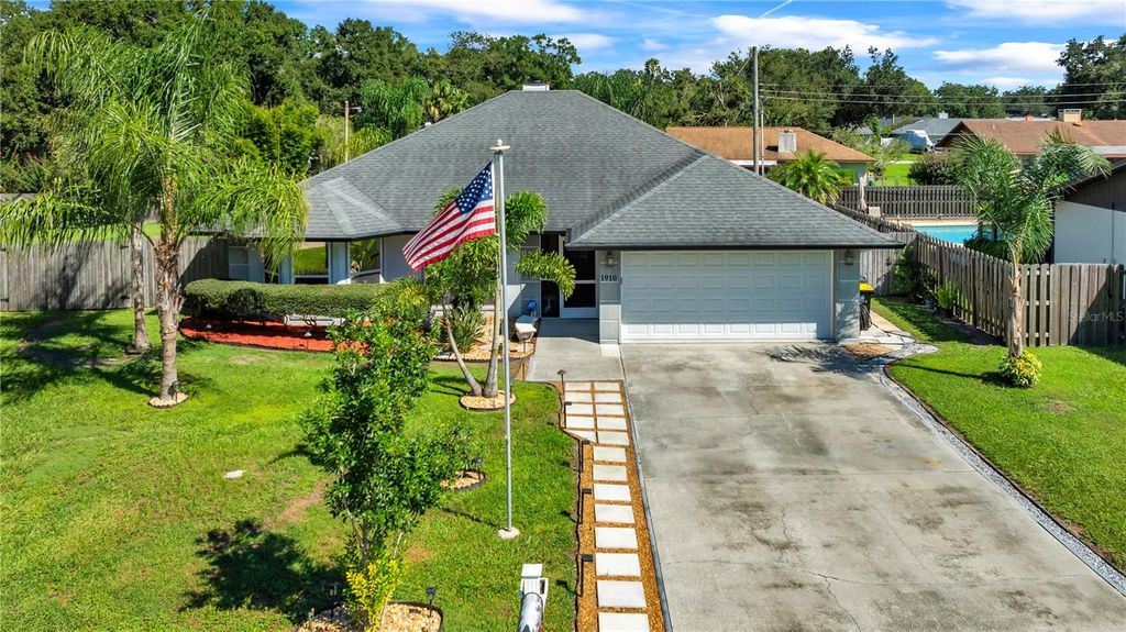 1910 HIGH GLEN COURT N, Lakeland, FL 33813