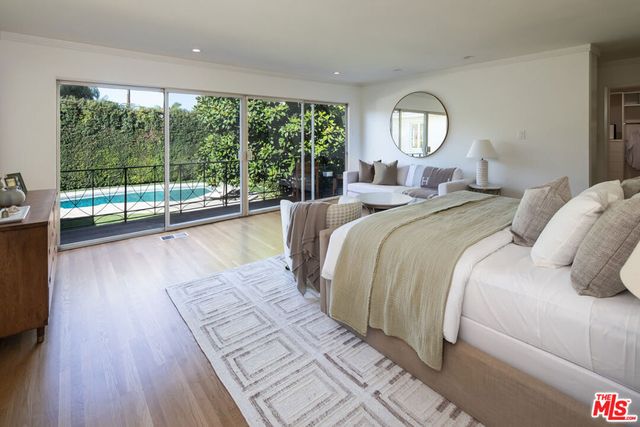 712 Walden Drive, Beverly Hills, CA 90210