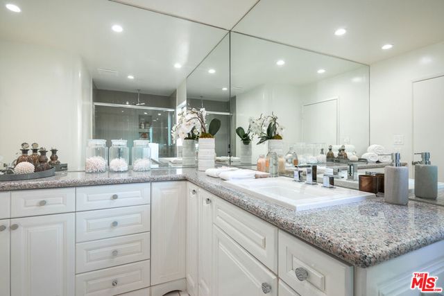 712 Walden Drive, Beverly Hills, CA 90210