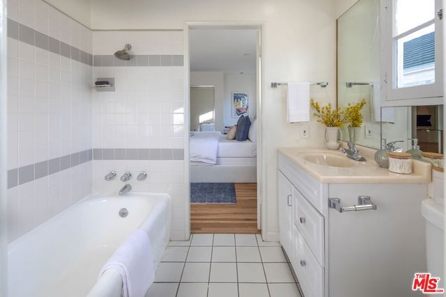 712 Walden Drive, Beverly Hills, CA 90210