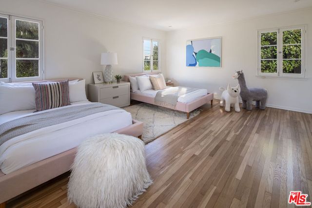 712 Walden Drive, Beverly Hills, CA 90210