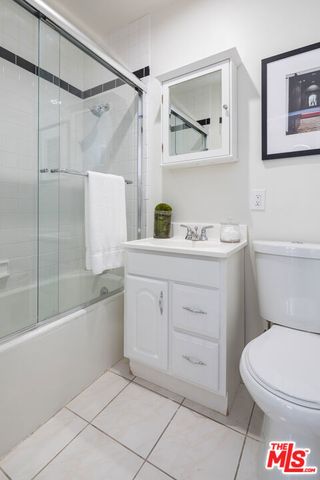 712 Walden Drive, Beverly Hills, CA 90210