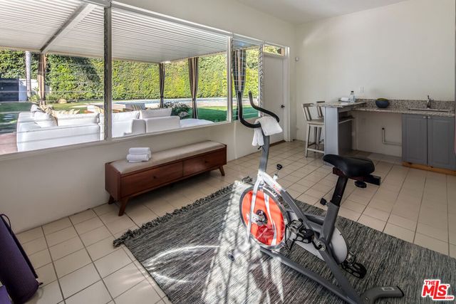 712 Walden Drive, Beverly Hills, CA 90210