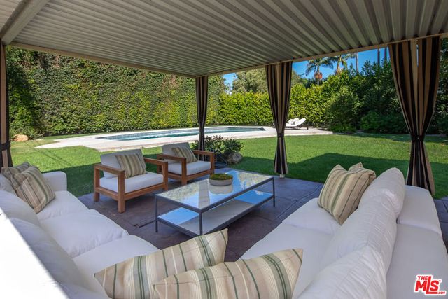 712 Walden Drive, Beverly Hills, CA 90210